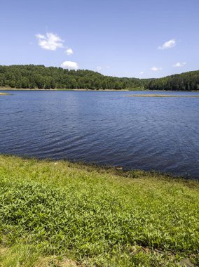 Sırbistan 'ın Vlasina Gölü' nün Muhteşem Yaz Panoraması