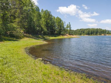 Sırbistan 'ın Vlasina Gölü' nün Muhteşem Yaz Panoraması
