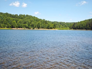 Sırbistan 'ın Vlasina Gölü' nün Muhteşem Yaz Panoraması