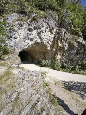 Bulgaristan 'ın Tran kenti yakınlarındaki Erma Nehri Boğazı' nın şaşırtıcı yaz manzarası