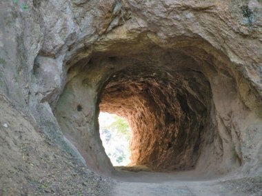 Bulgaristan 'ın Tran kenti yakınlarındaki Erma Nehri Boğazı' nın şaşırtıcı yaz manzarası