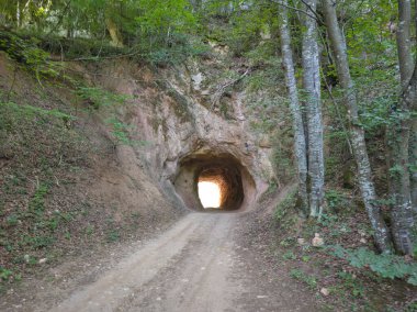 Bulgaristan 'ın Tran kenti yakınlarındaki Erma Nehri Boğazı' nın şaşırtıcı yaz manzarası