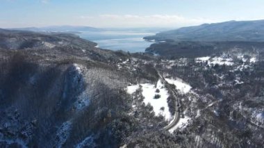 Bulgaristan 'ın Sofya kenti yakınlarındaki Iskar Barajı' nın hava manzarası
