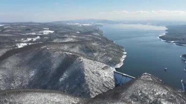 Bulgaristan 'ın Sofya kenti yakınlarındaki Iskar Barajı' nın hava manzarası