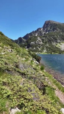 Bulgaristan 'ın Pirin Dağı' ndaki Popovo Gölü 'nün İnanılmaz Yaz Manzarası