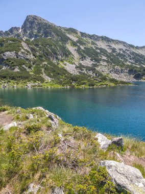 Bulgaristan 'ın Pirin Dağı' ndaki Popovo Gölü 'nün İnanılmaz Yaz Manzarası