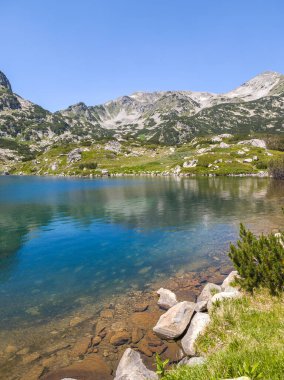 Bulgaristan 'ın Pirin Dağı' ndaki Popovo Gölü 'nün İnanılmaz Yaz Manzarası