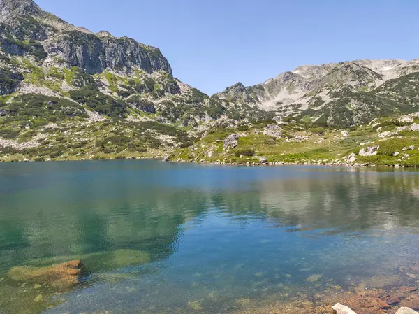 Bulgaristan 'ın Pirin Dağı' ndaki Popovo Gölü 'nün İnanılmaz Yaz Manzarası