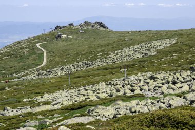 Bulgaristan 'ın Cherni Vrah kenti yakınlarındaki Vitosha Dağı' nın Bahar Manzarası