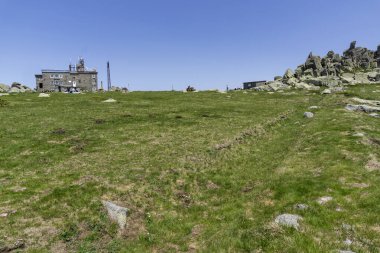 Bulgaristan 'ın Cherni Vrah kenti yakınlarındaki Vitosha Dağı' nın Bahar Manzarası