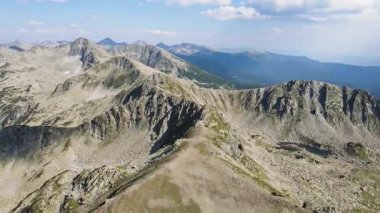 Bulgaristan 'ın Banderitsa Bölgesi yakınlarındaki Pirin Dağı' nın şaşırtıcı hava manzarası