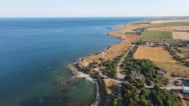 Bulgaristan 'ın Dobrich Bölgesi' ndeki Şabla Burnu yakınlarındaki Karadeniz kıyılarının hava manzarası
