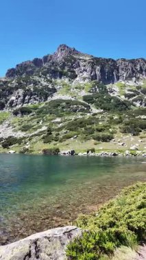 Bulgaristan 'ın Popovo Gölü yakınlarındaki Pirin Dağı' nın İnanılmaz Yaz Manzarası