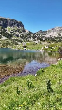 Bulgaristan 'ın Popovo Gölü yakınlarındaki Pirin Dağı' nın İnanılmaz Yaz Manzarası