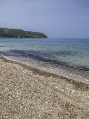 Yunanistan 'ın İyon Adaları' ndaki Agios Ioannis plajı yakınlarındaki Lefkada Panoraması