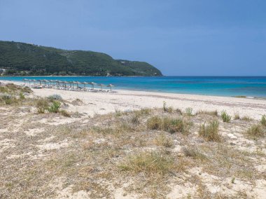 Yunanistan 'ın İyon Adaları' ndaki Agios Ioannis plajı yakınlarındaki Lefkada Panoraması