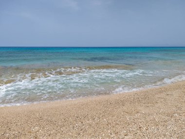 Yunanistan 'ın İyon Adaları' ndaki Agios Ioannis plajı yakınlarındaki Lefkada Panoraması