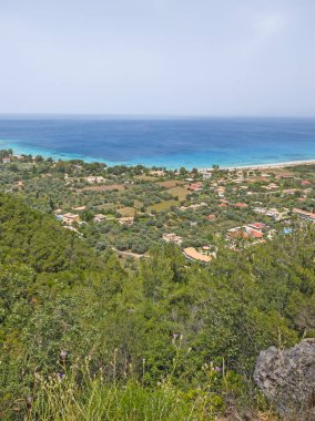 Yunanistan 'ın İyon Adaları' ndaki Agios Ioannis plajı yakınlarındaki Lefkada Panoraması