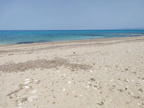 Yunanistan 'ın İyon Adaları' ndaki Agios Ioannis plajı yakınlarındaki Lefkada Panoraması