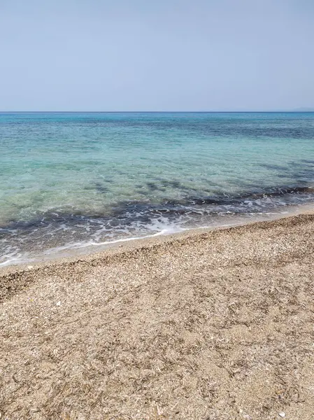 Yunanistan 'ın İyon Adaları' ndaki Agios Ioannis plajı yakınlarındaki Lefkada Panoraması