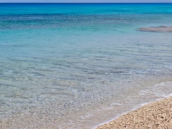 Yunanistan 'ın İyon Adaları' ndaki Agios Ioannis plajı yakınlarındaki Lefkada Panoraması