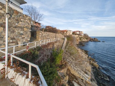 Bulgaristan 'ın Burgaz Bölgesi' nin Sozopol kentindeki tipik sokak ve evler