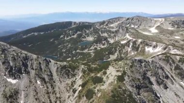 Bulgaristan 'ın Granchar Gölü yakınlarındaki Rila Dağı' nın İnanılmaz Yaz Manzarası