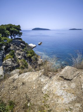 Skiathos Town, Sporades, Thessaly, Yunanistan 'ın inanılmaz kıyı şeridi manzarası