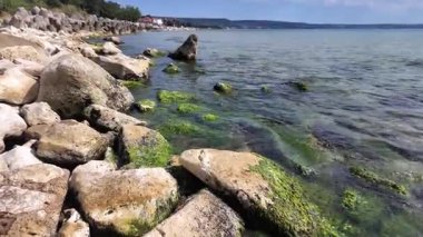 Bulgaristan 'ın Dobrich Bölgesi' ndeki Kranevo köyü yakınlarındaki Karadeniz kıyılarının gün batımı manzarası