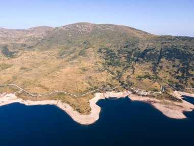 Belmeken Barajı 'nın Havadan Yaz manzarası, Rila dağı, Bulgaristan