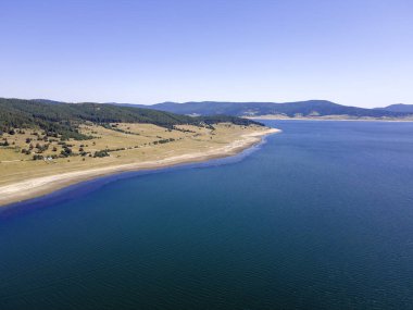 Bulgaristan 'ın Pazardzhik bölgesinin Batak Baraj Havalimanı manzarası