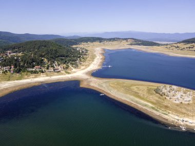 Bulgaristan 'ın Pazardzhik bölgesinin Batak Baraj Havalimanı manzarası