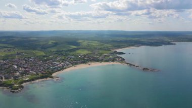 Bulgaristan 'ın Burgaz Bölgesi' ndeki Lozenets kasabası yakınlarındaki Karadeniz kıyılarının hava manzarası 