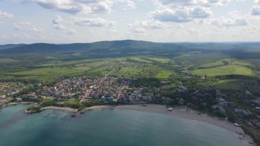 Bulgaristan 'ın Burgaz Bölgesi' ndeki Lozenets kasabası yakınlarındaki Karadeniz kıyılarının hava manzarası 