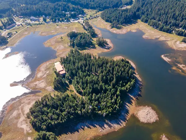 Shiroka polyana 'nın hava manzarası (geniş çayır) Reservoir, Pazardzhik Bölgesi, Bulgaristan