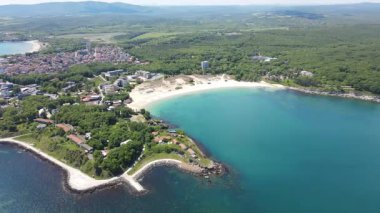 Bulgaristan 'ın Burgaz Bölgesi' ndeki Atliman Sahili ve Kiten yakınlarındaki Karadeniz Sahil manzarası 