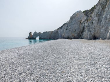Lalaria Beach, Sporades, Thessaly, Yunanistan yakınlarındaki Skiathos Adası Sahil Çizgisi Panoraması