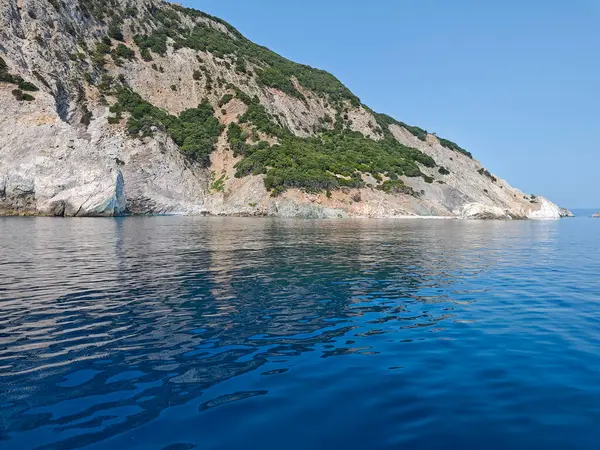 Lalaria Beach, Sporades, Thessaly, Yunanistan yakınlarındaki Skiathos Adası Sahil Çizgisi Panoraması