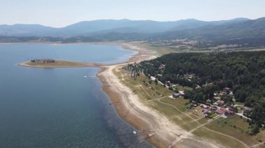 Bulgaristan 'ın Pazardzhik bölgesinin Batak Baraj Havalimanı manzarası