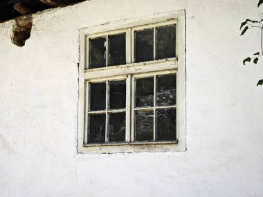 Bulgaristan 'ın Blagoevgrad bölgesindeki Otantik 19. yüzyıl evleriyle Dolen Köyü manzarası