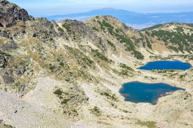 Musalenski göllerinin muhteşem yaz manzarası, Rila dağı, Bulgaristan