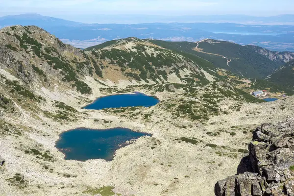 Musalenski göllerinin muhteşem yaz manzarası, Rila dağı, Bulgaristan