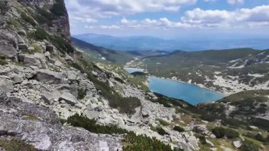 Bulgaristan 'ın Yakoruda Gölleri yakınlarındaki Rila Dağı' nın İnanılmaz Yaz Manzarası