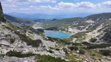 Bulgaristan 'ın Yakoruda Gölleri yakınlarındaki Rila Dağı' nın İnanılmaz Yaz Manzarası