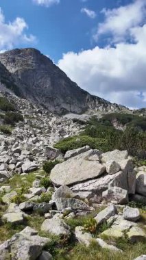 Bulgaristan 'ın Yakoruda Gölleri yakınlarındaki Rila Dağı' nın İnanılmaz Yaz Manzarası