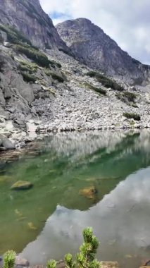 Bulgaristan 'ın Yakoruda Gölleri yakınlarındaki Rila Dağı' nın İnanılmaz Yaz Manzarası