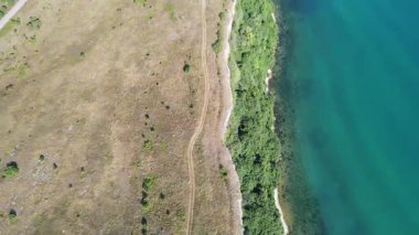 Bulgaristan 'ın Dobrich Bölgesi' ndeki Kaliakra Burnu yakınlarındaki Karadeniz kıyılarının hava manzarası