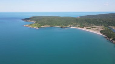 Karadeniz kıyısına ait hava manzarası, Bulgaristan 'ın Burgaz Bölgesi Arkutino bölgesini temizledi 