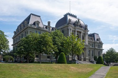 LAUSANNE, SWitzERLAND - 18 Haziran 2023: Tipik Lozan şehri, Vaud Kantonu, İsviçre