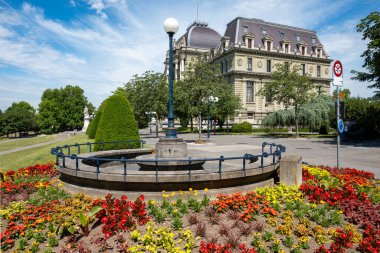 LAUSANNE, SWitzERLAND - 18 Haziran 2023: Tipik Lozan şehri, Vaud Kantonu, İsviçre